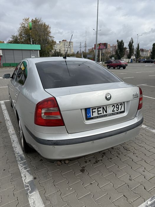 Продам шкоду 2.0дізель 6ступка гарний стан