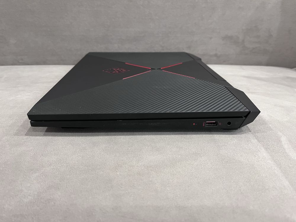 Ігровий ноутбук HP Omen 15-dc1058wm|GTX 1660 Ti|i7-9750H|16ГБ ОЗП
