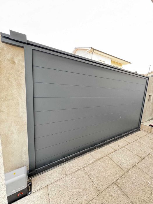 Portões de Alumínio Sob Medida - Fornecimento