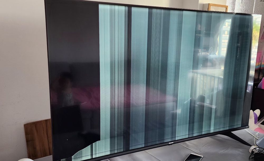 TV 55 polegadas com ecrã trincado