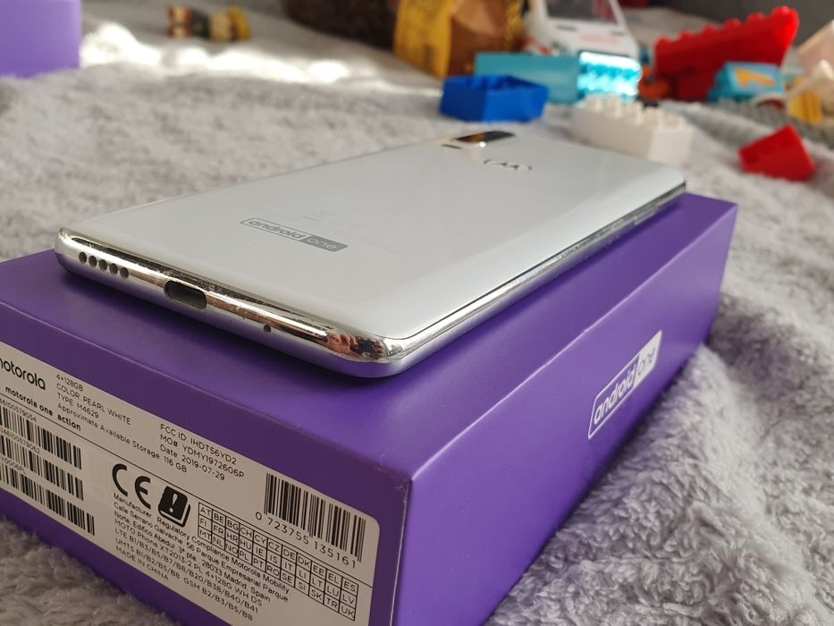 Motorola One Action Pearl White