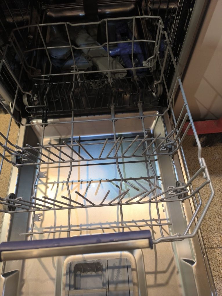 Zmywarka Beko DFS28123X
