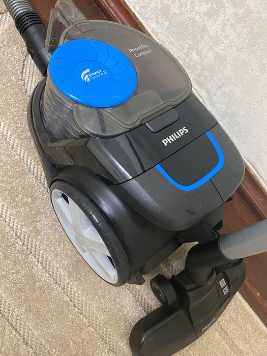 Пилосос Philips продам