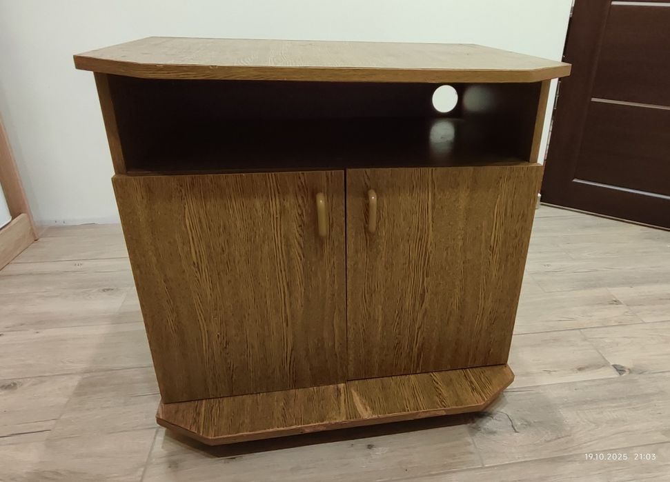 Тумба під телевізор