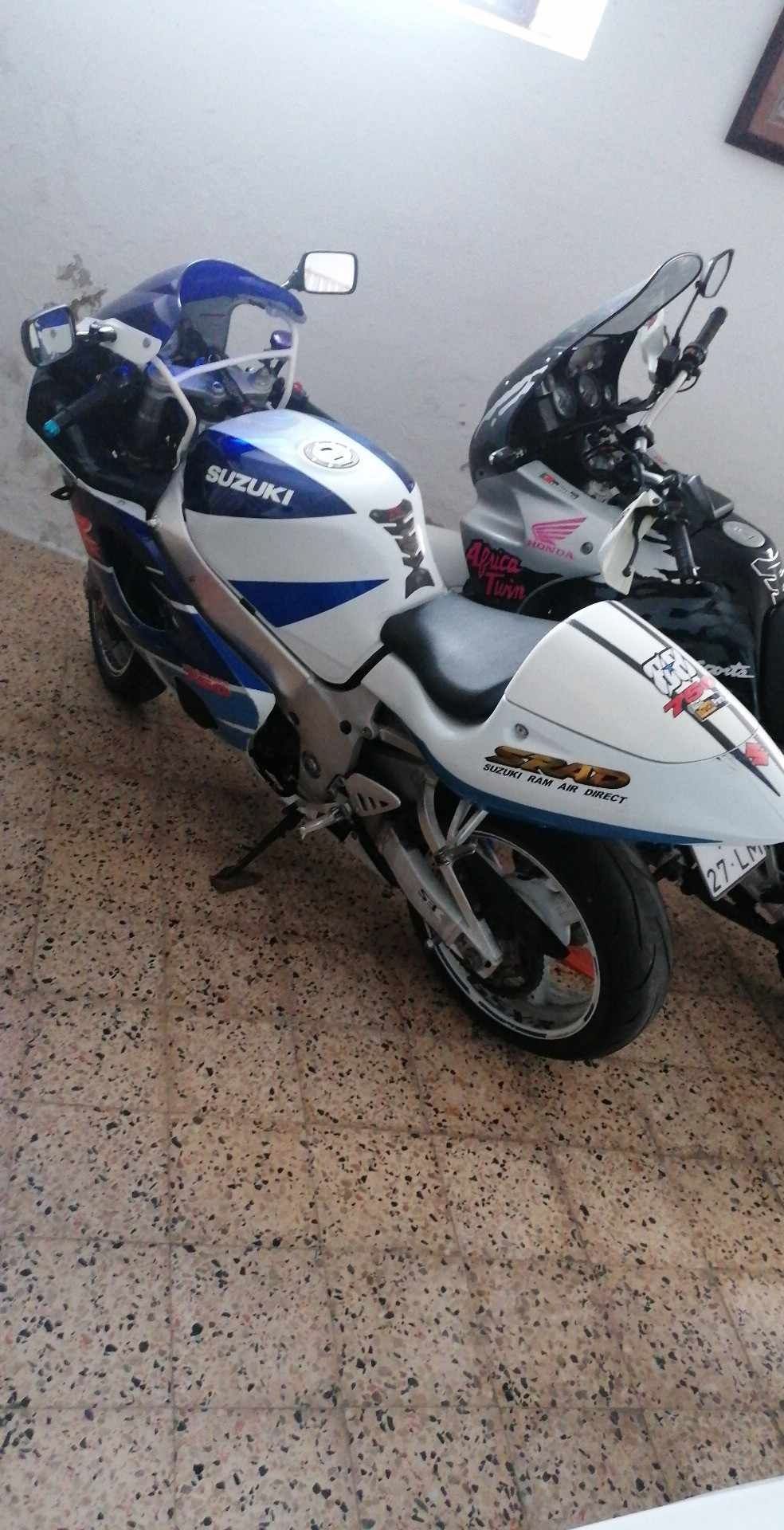Suzuki gsxr 750 srad de 1998