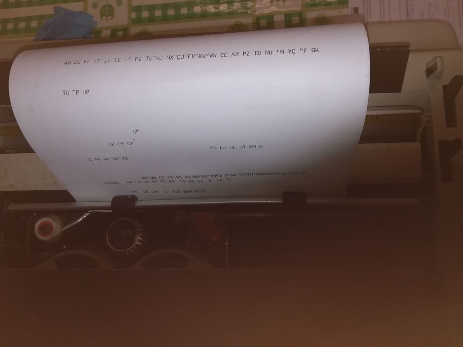 Maquina de escrever elétrica