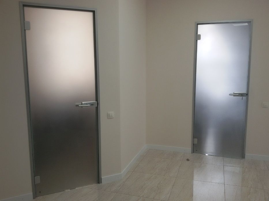 Безпечне загартоване скло: скляні перегородки, душові, двері