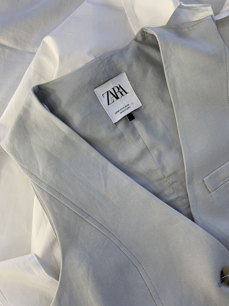 Сіра костюмна жилетка Zara