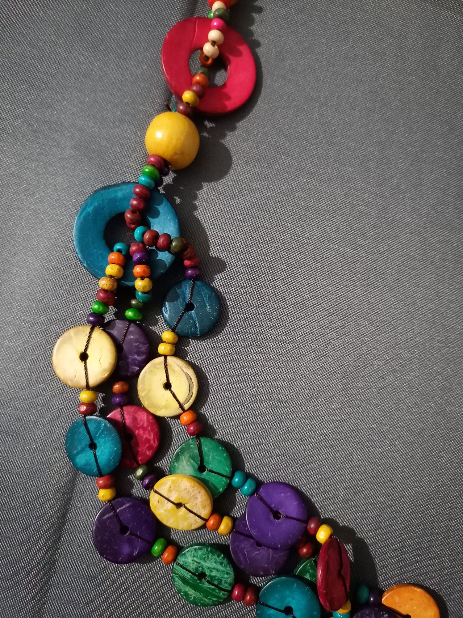 Colar de Madeira multicolor novo