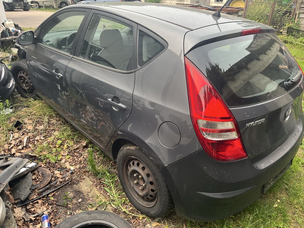 Hyundai i30 lampa prawa lewa klapa tył