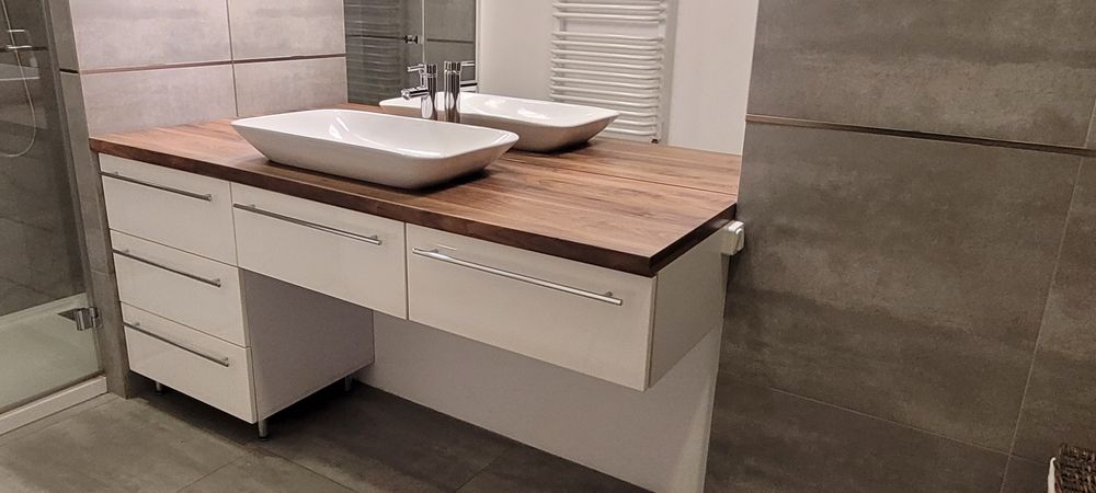 Szafka łazienkowa z blatem