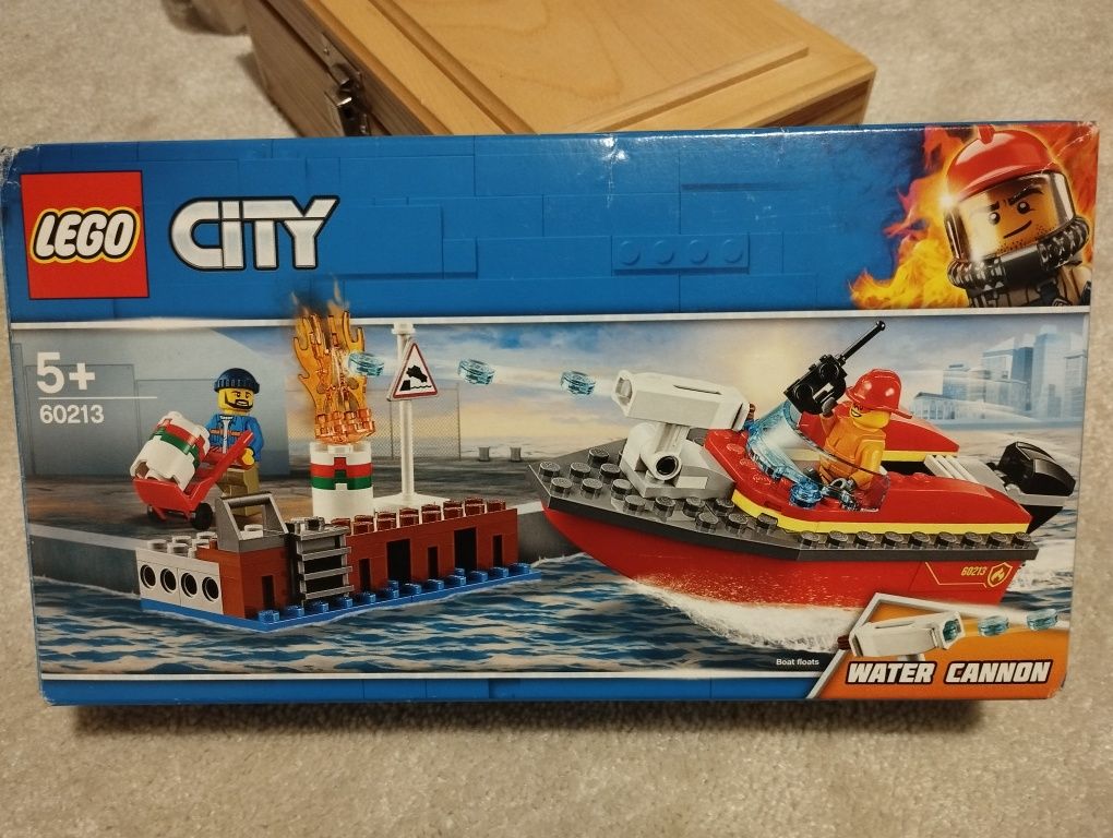 LEGO City 60213 Pożar w dokach