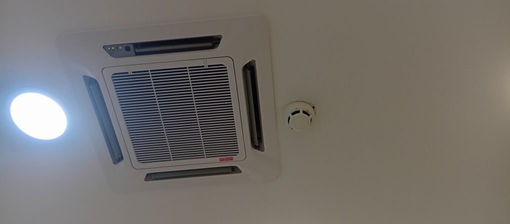 Bomba de Calor Ariston Nimbus Pocket + Aparelhos