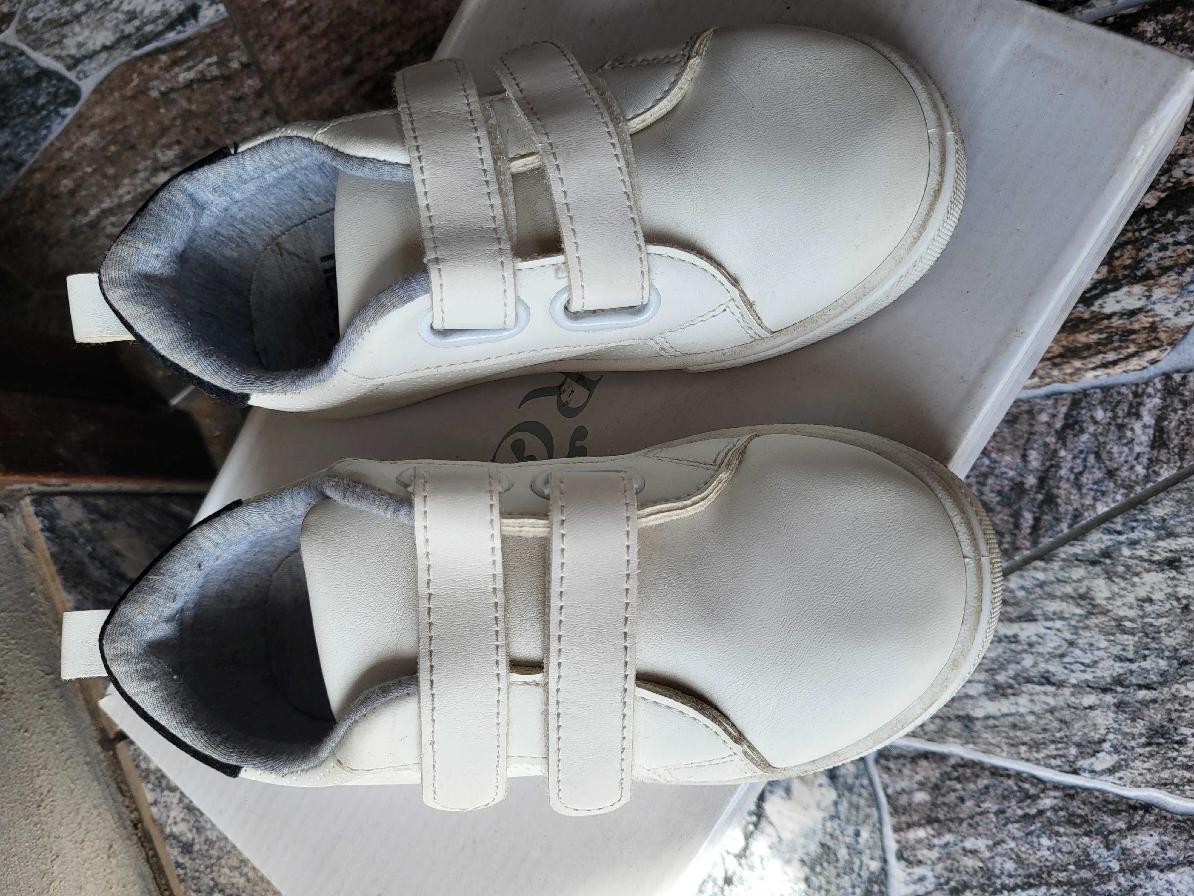 Białe sneakersy buty chłopięce 30 sinsay