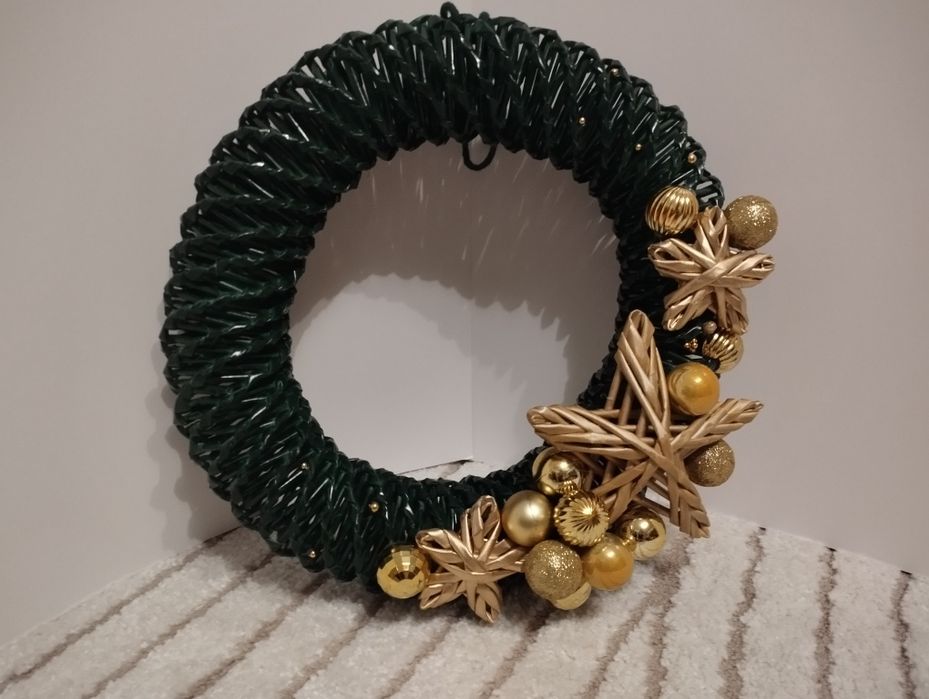 Wianki z papierowej wikliny