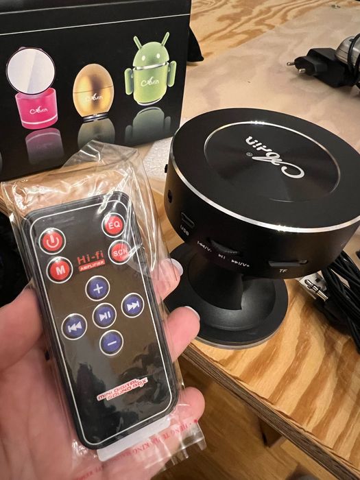 Coluna Adin portátil com ventosa