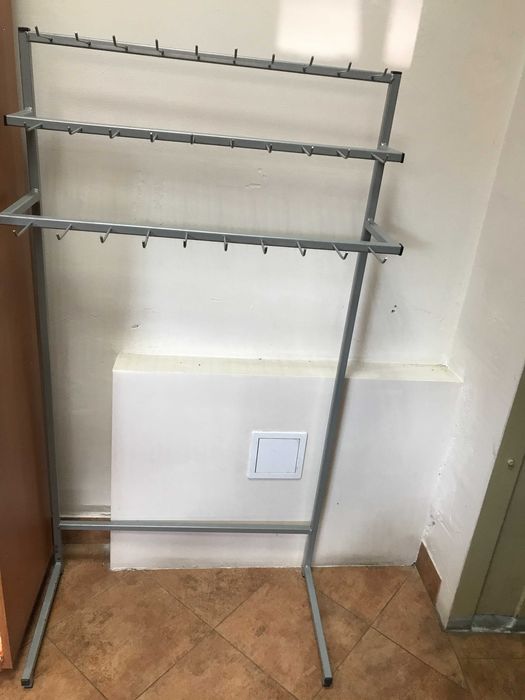 regały sklepowe kolor dąb oraz olcha