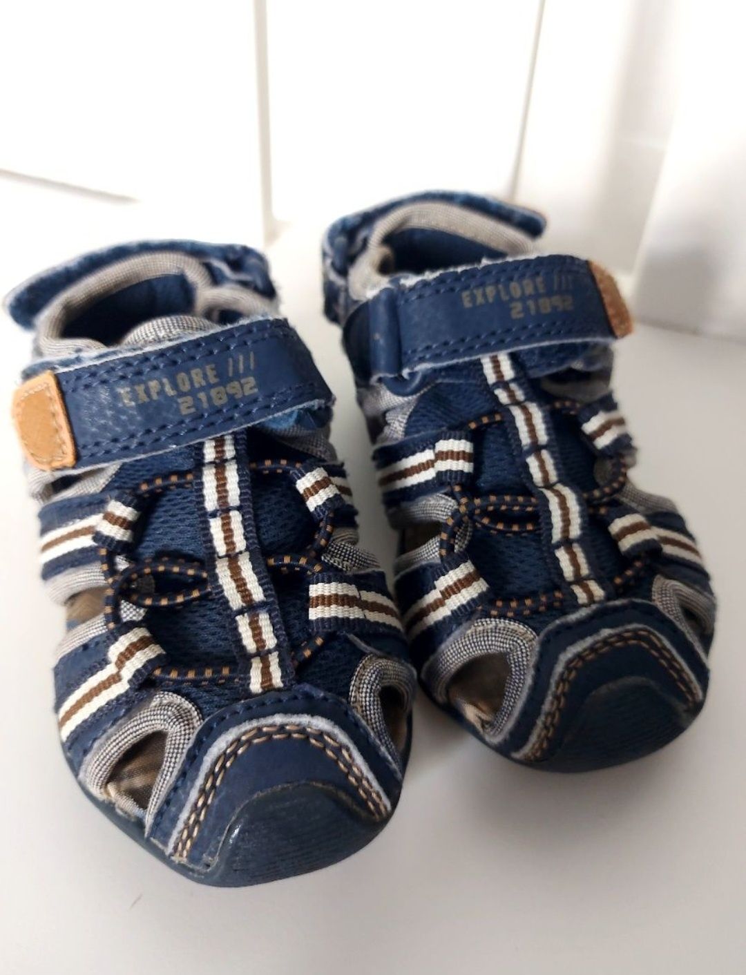 Sandały buty 2w1 antypoślizgowe rozmiar 22 UK5