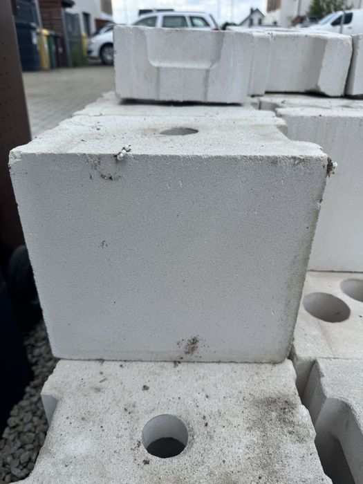 Bloczek silikatowy U18L 248X180X220 KL.15