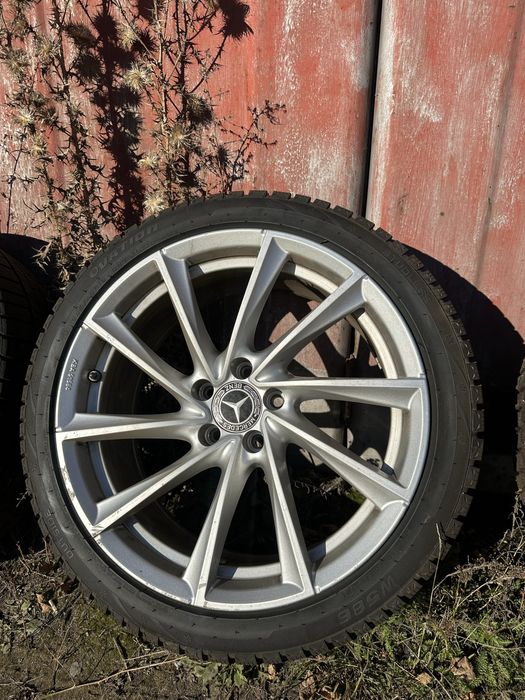 Продам комплект шини 245/40/19 зимові та диски Mercedes R19