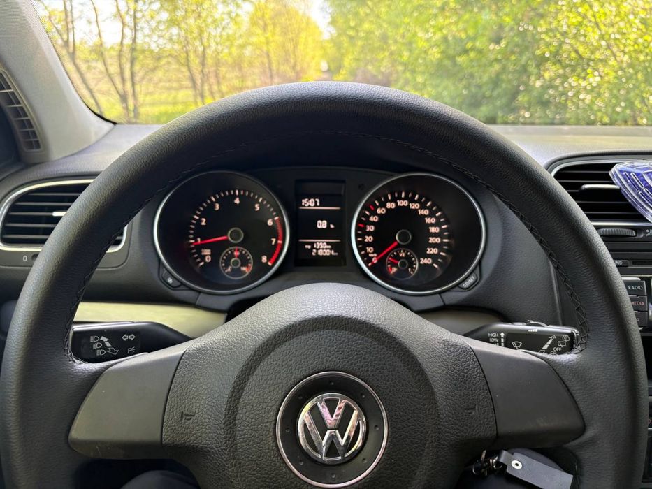 Volkswagen Golf 6 1.6 бензин