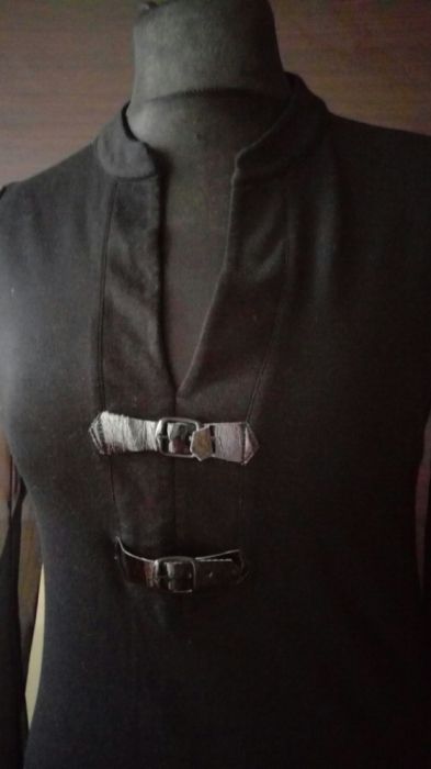 Elegancka czarna sukienka tuilowy rękaw S