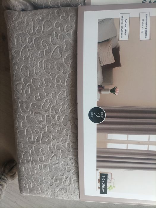 4 zasłony na taśmie z tunelem Smukee kolor ciemnobeżowy 4x zasłona