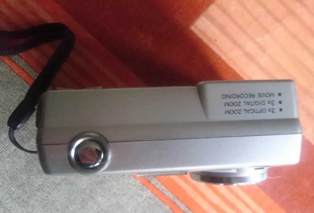 Konica Minolta DiMAGE E223 
a funcionar