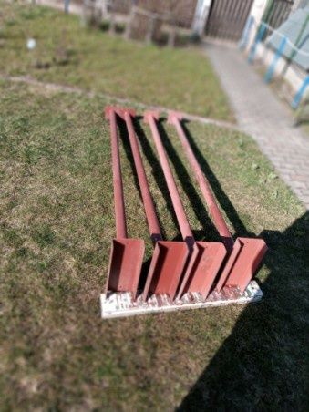 Słupy metalowe pod wiatę