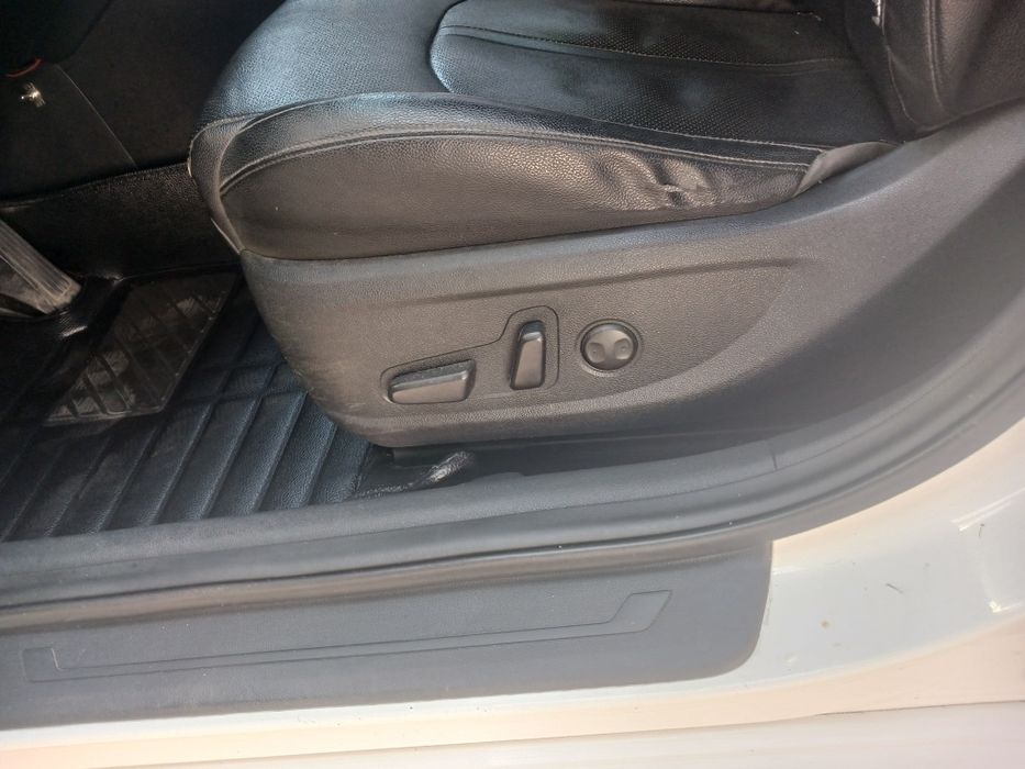 Автомобіль  киа  к5