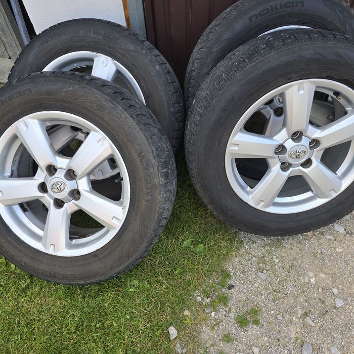 Toyota  RAV 4 Alufelgi z oponami komplet 17"