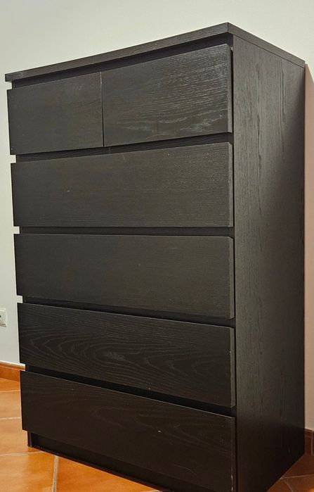 Cómoda preta IKEA