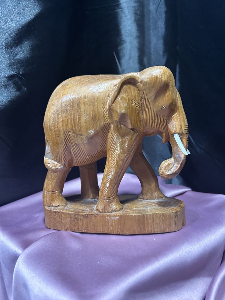 Słoń rzeźba z drewna