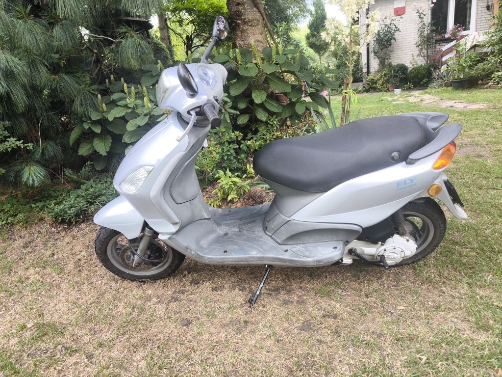 Skuter Piaggio fly 50 4T