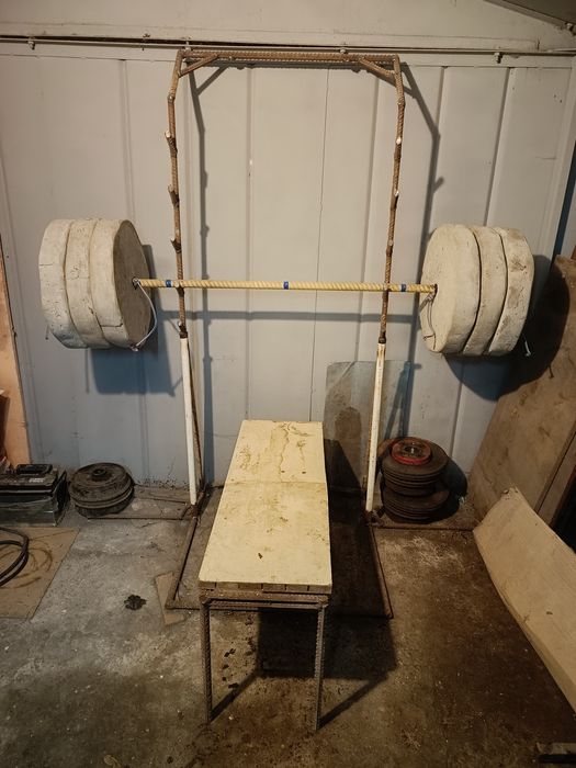 Штанга 130 кг + скамья + рама.