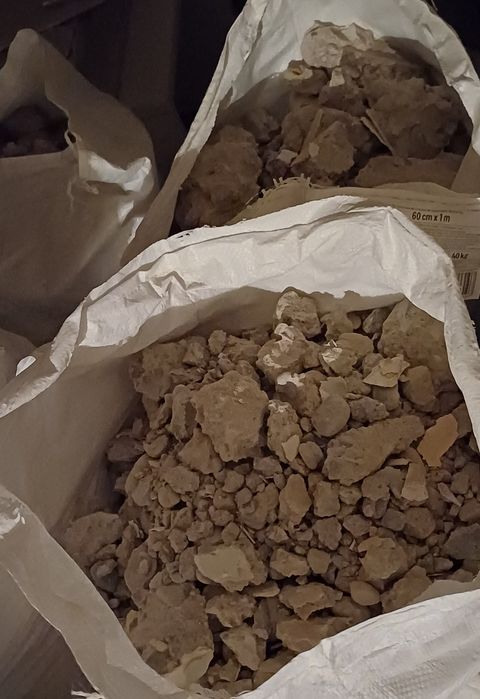 Oddam 4 worki czystego gruzu