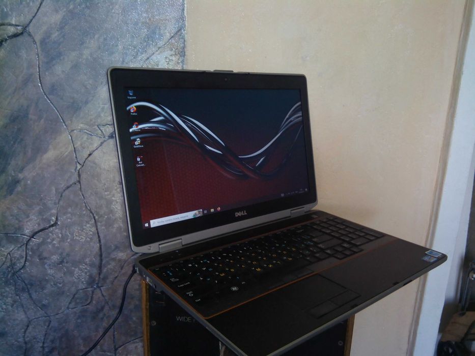 Dell  15.6"\intel i5-2.5-3.2ghz\6gb\ssd 125gb\ б.п Dell 90w