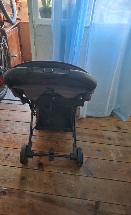 Cadeira de passeio de criança em bom estado