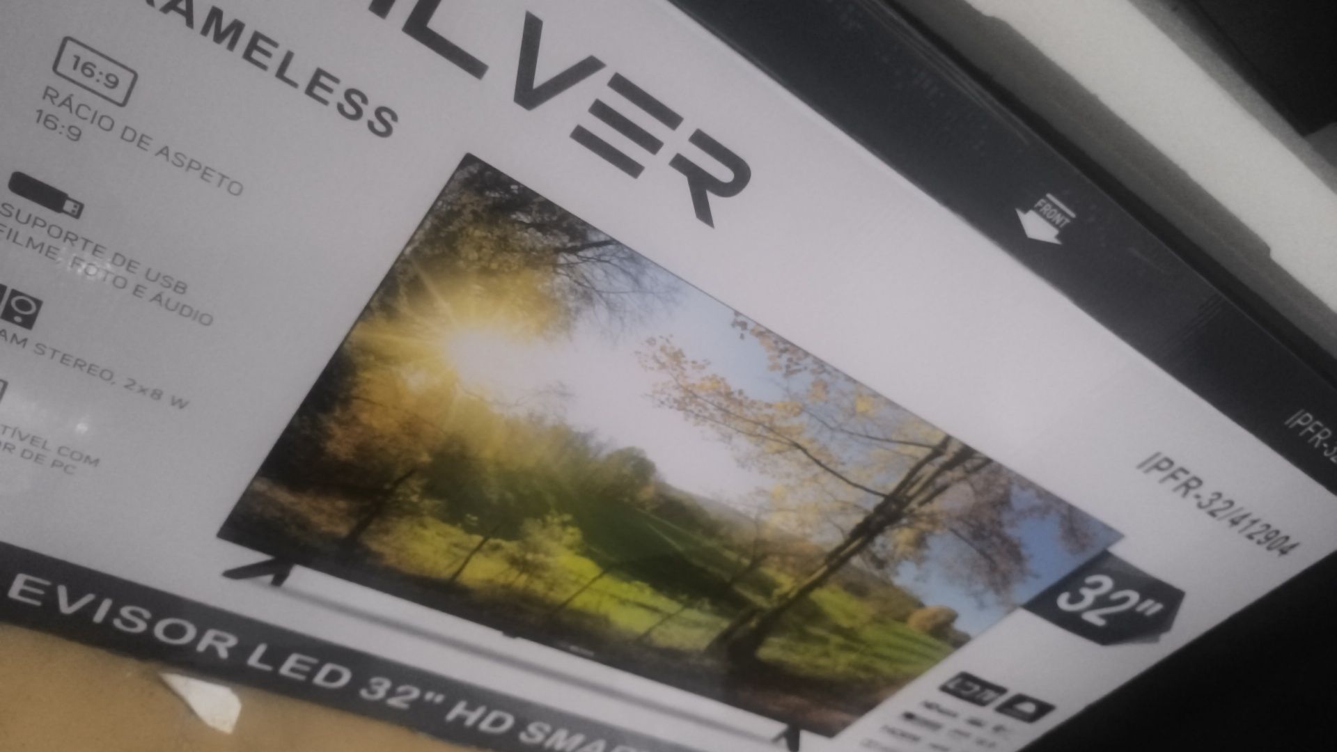 Smart-TV 32 Polegadas e Xbox One S