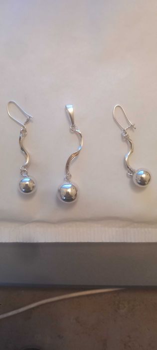 Srebrne kolczyki  i wisior próby  925