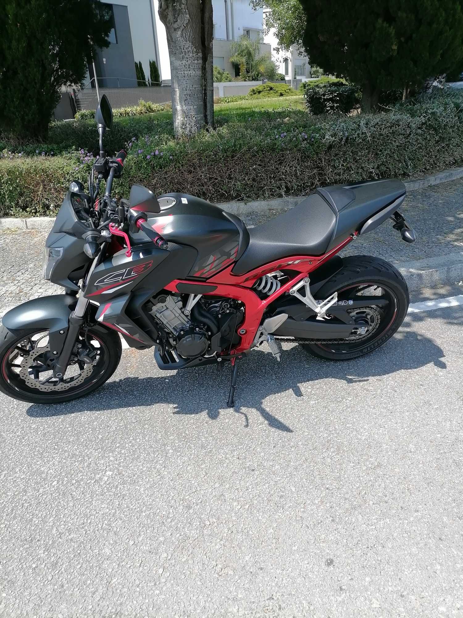 Honda CB 650 F ( extras no valor de 2000€)