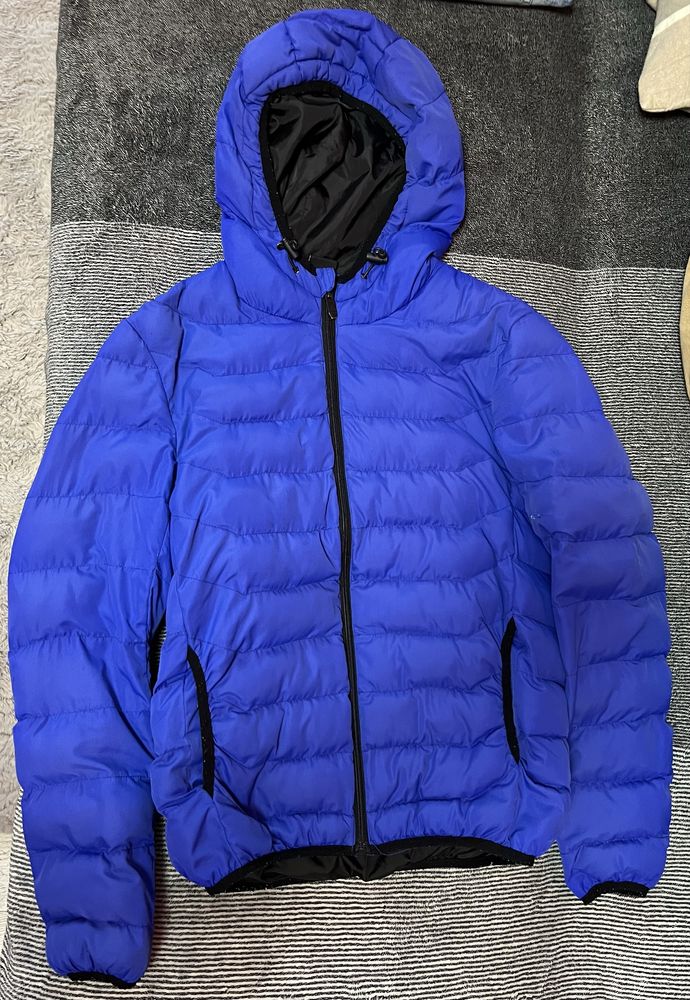 Zestaw 7 koszulek na krotki rekaw dwie pary bluzy 4 pary spodni kurtka