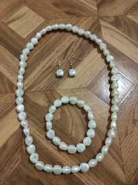 Ожерелье, браслет и сережки