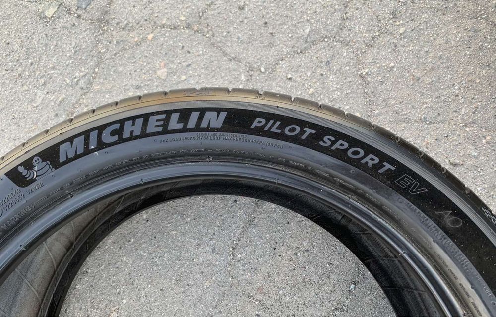 Шини Michelin Pilot Sport EV 235/45 R20 пара