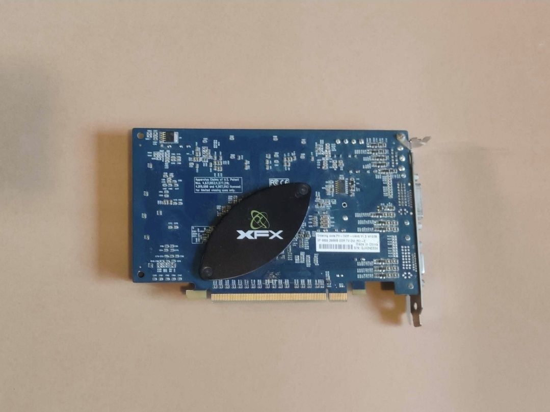 XFX Nvidia GeForce 6600 GDDR3 256MB GDDR3 128-Bit