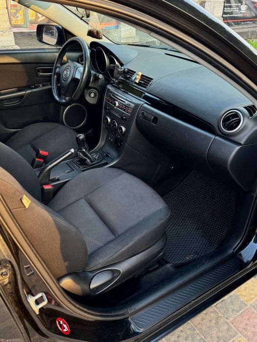 MAZDA 3 доглянута, обслужена, надійна