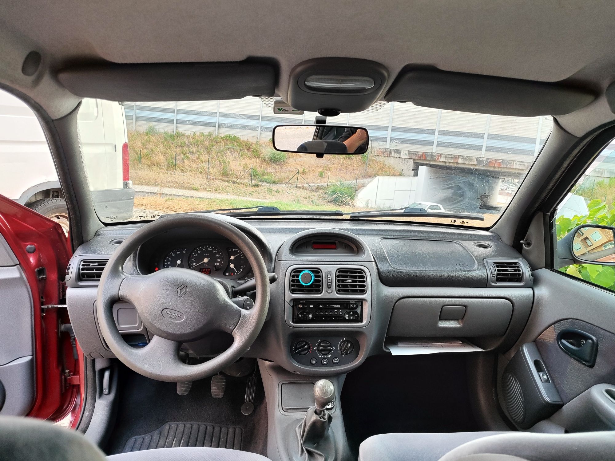 Renault clio 1.2 com apenas 119 mil km