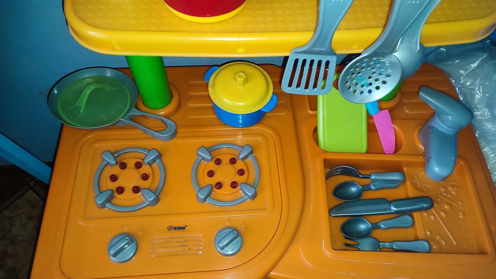 Іграшкова кухня для дівчинки