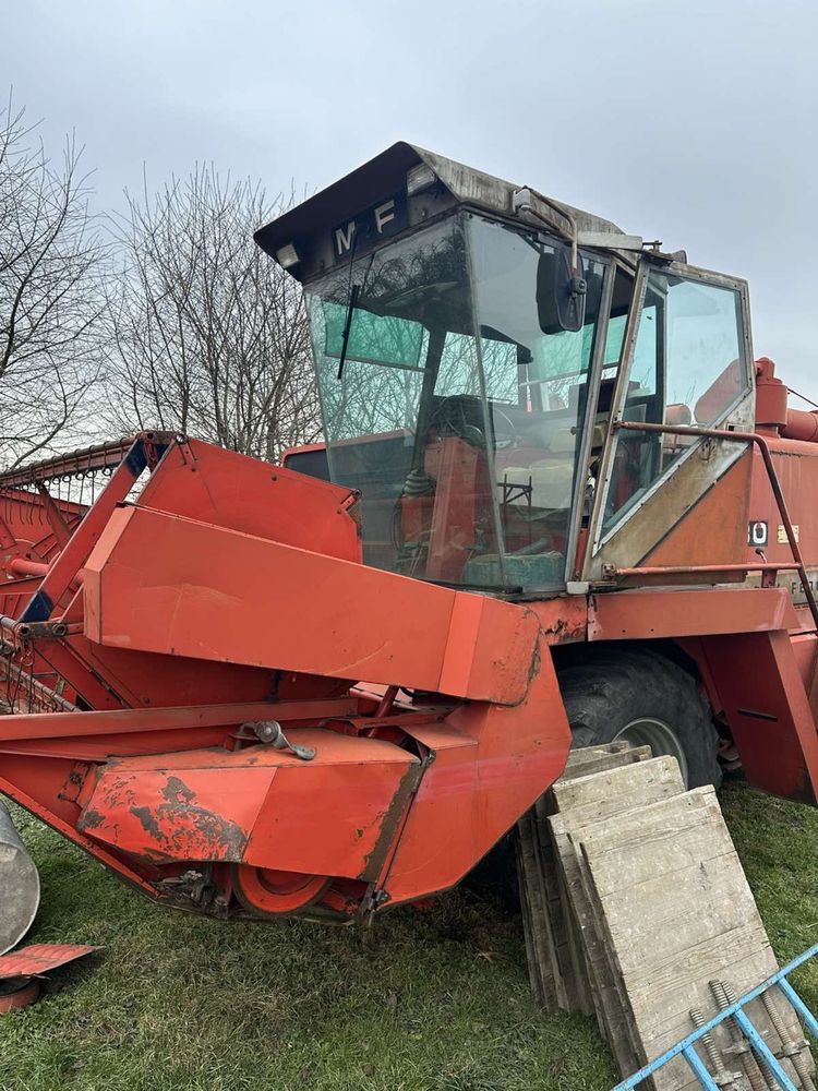 Продається комбайн Massey Ferguson 520