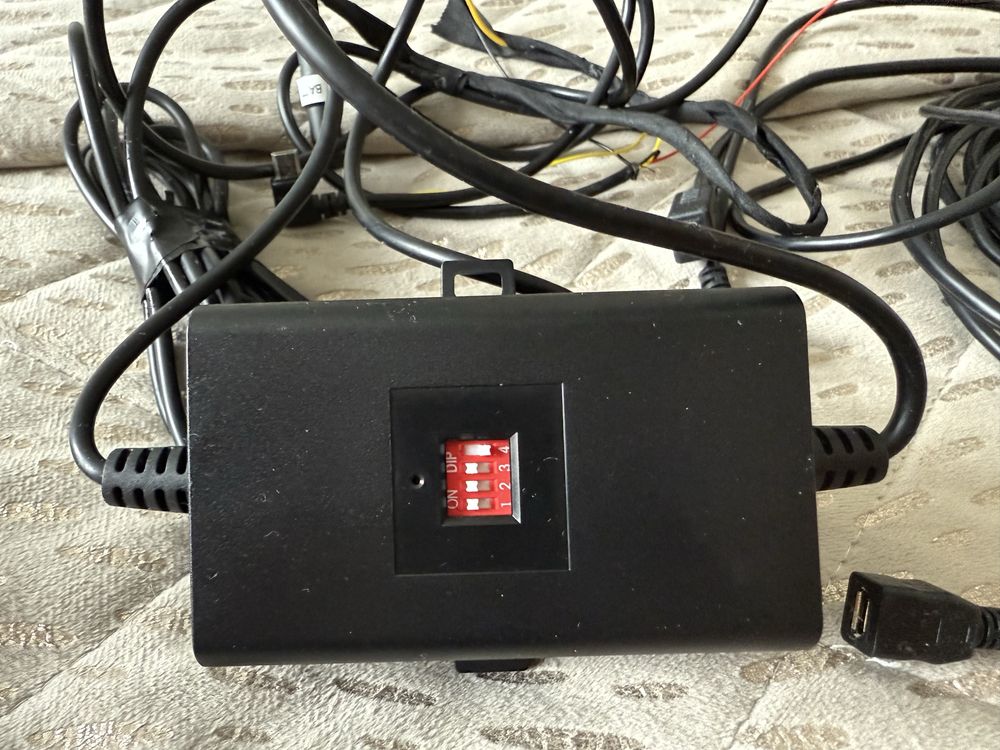 Sprzedam wideorejestrator Mio MiVue J85 wraz z A30 oraz Smartbox